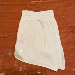 Lululemon hotty hot shorts- high rise 2.5